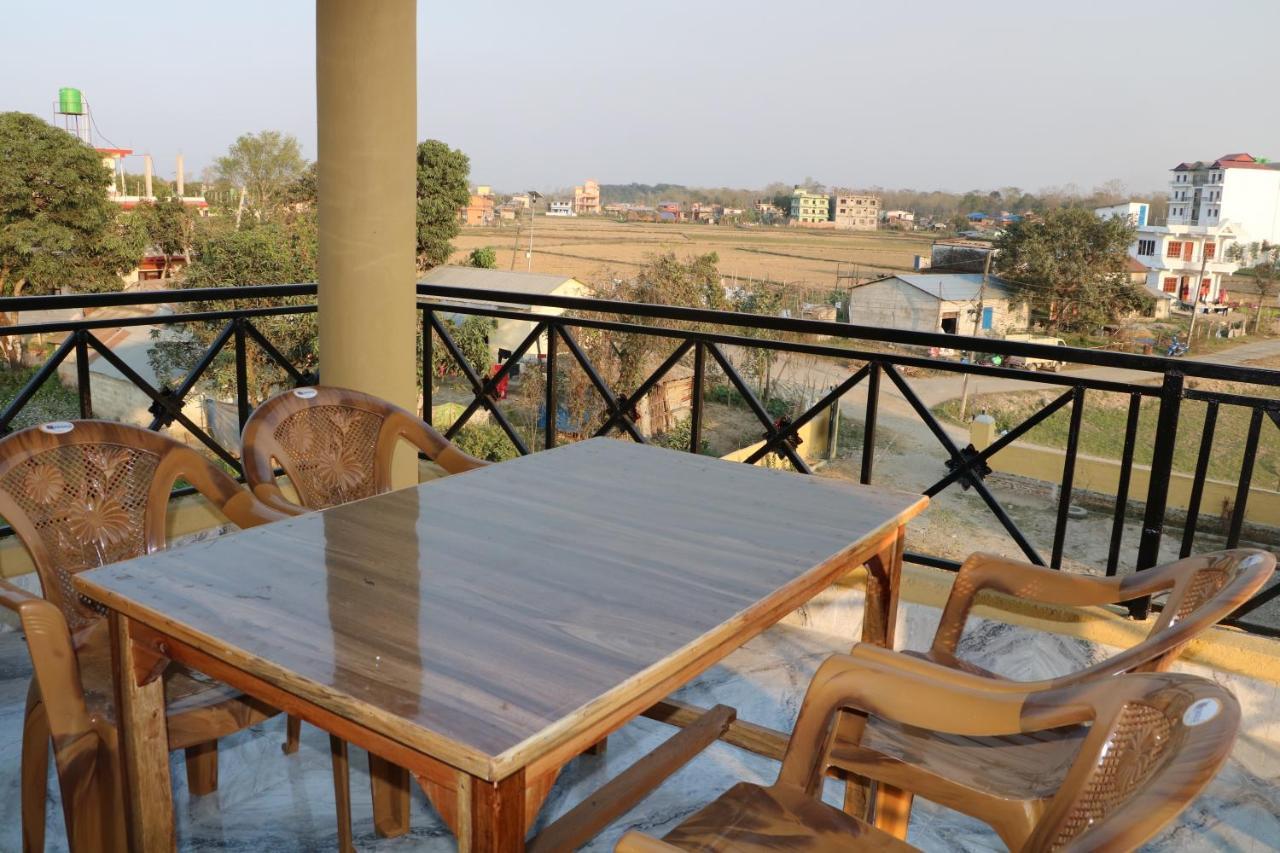 Hotel National Park Sauraha- Homely Stay And Peaceful Location Exterior photo